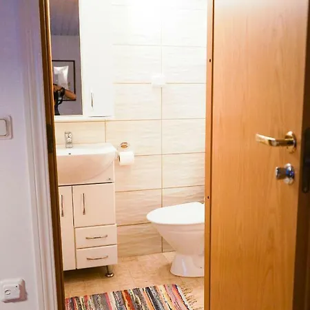 Uue Maailma Apartment *